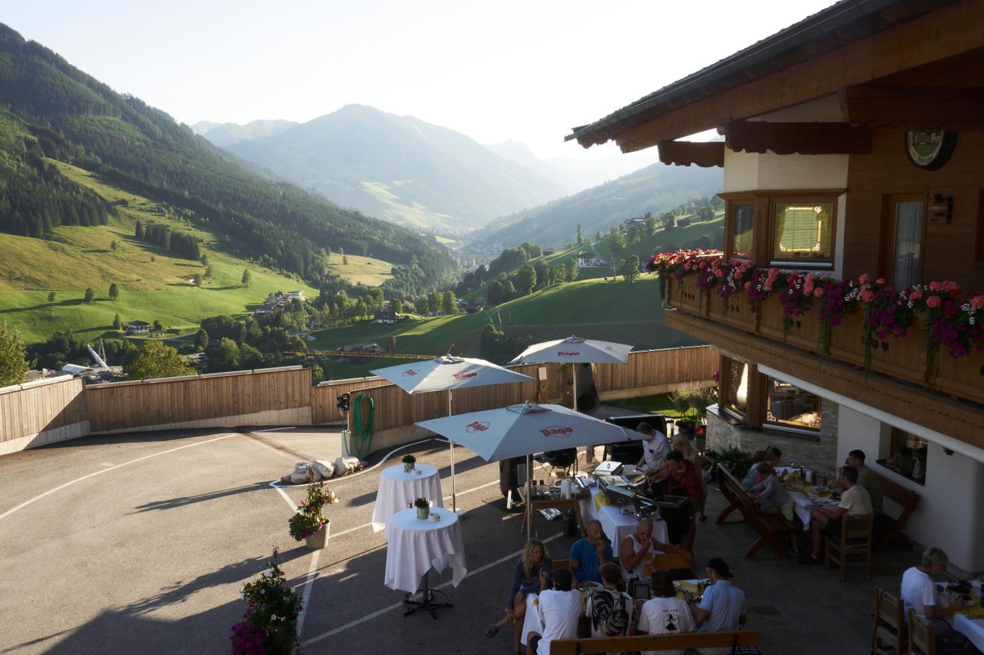 Landhaus Saalbach - Joker Card Included In Summer Bed & Breakfast Luaran gambar