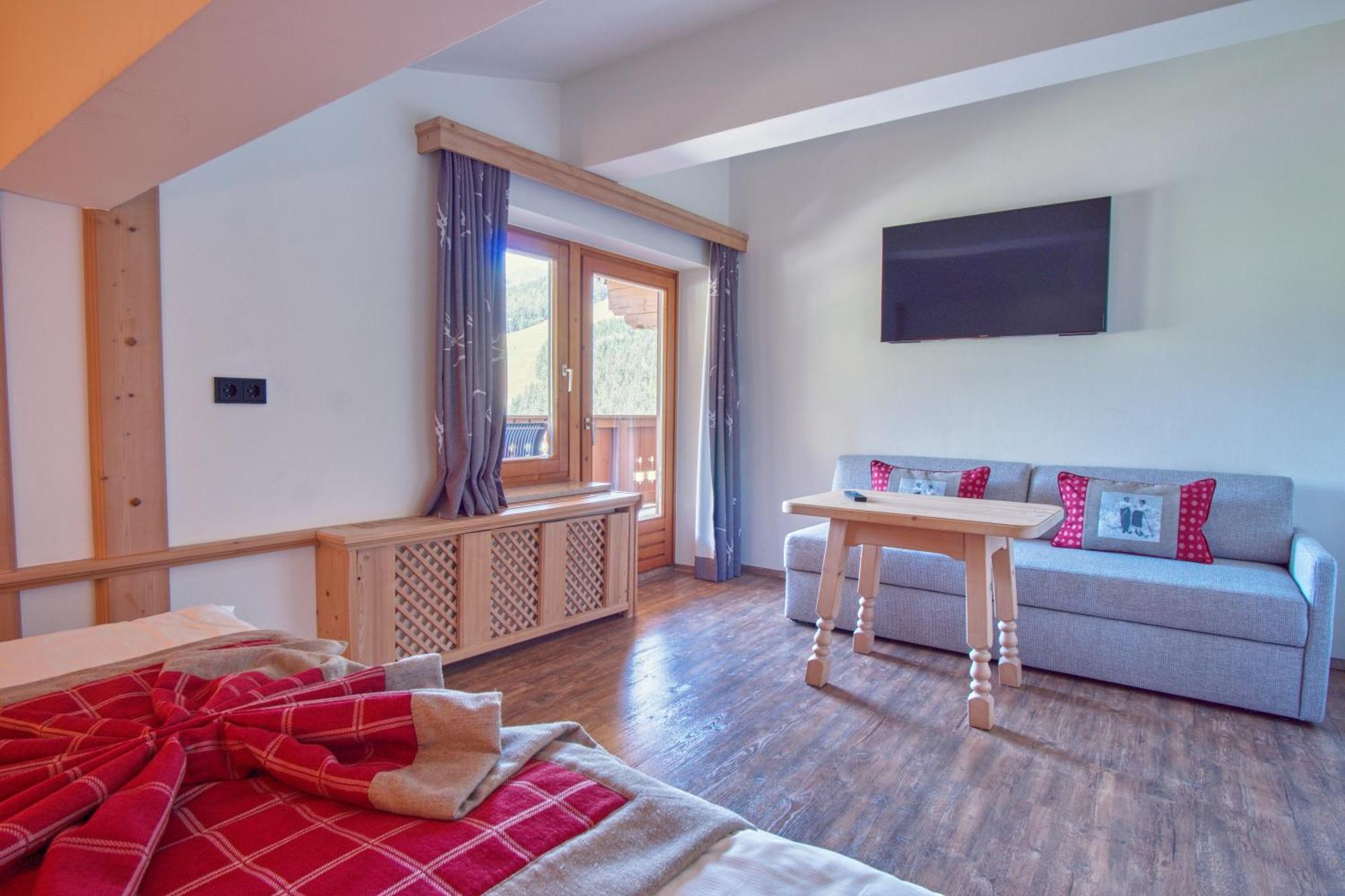 Landhaus Saalbach - Joker Card Included In Summer Bed & Breakfast Bilik gambar