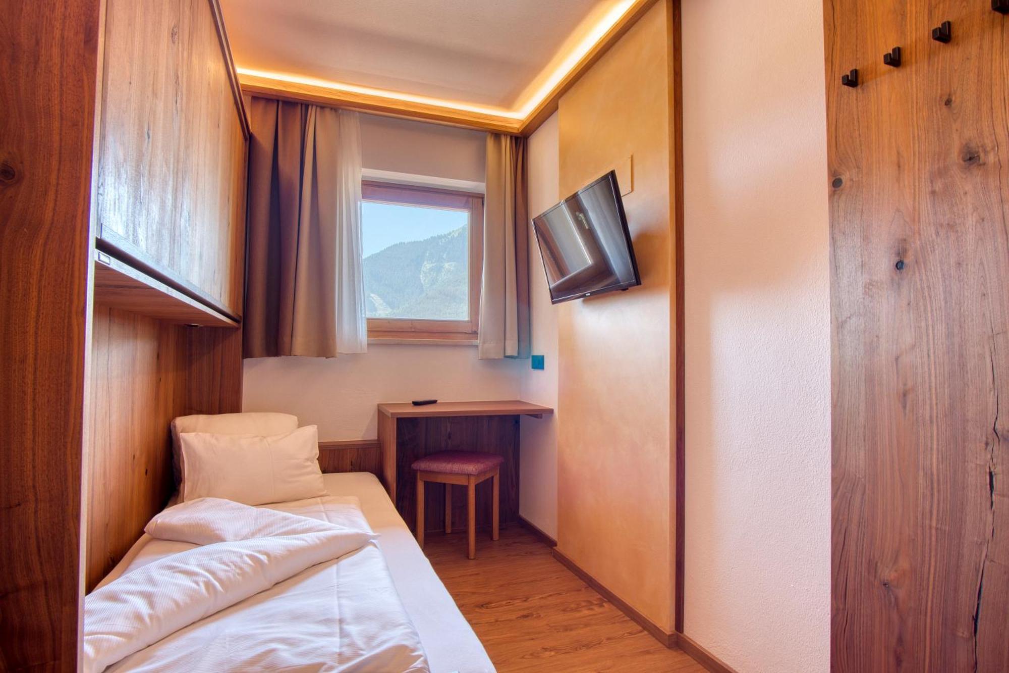 Landhaus Saalbach - Joker Card Included In Summer Bed & Breakfast Bilik gambar